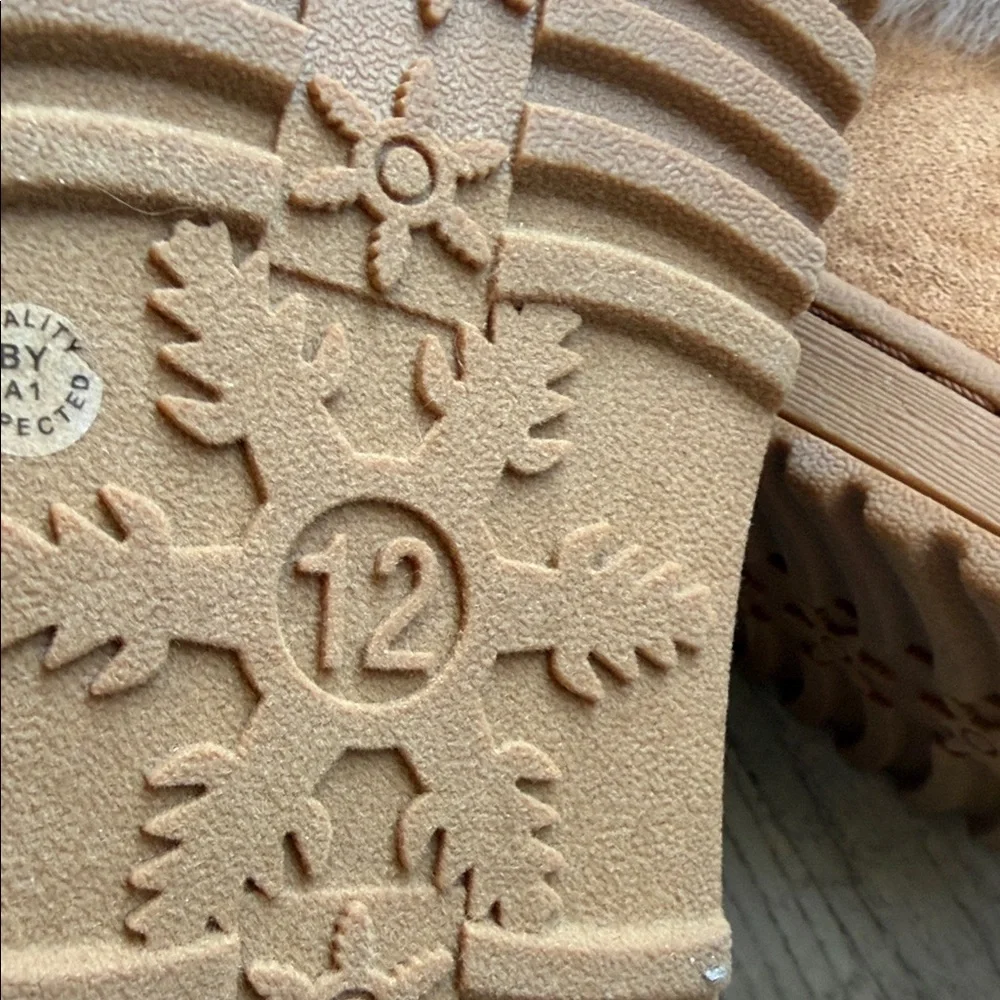 Botas cortas‎ Thereabouts con forro de peluche – color camel